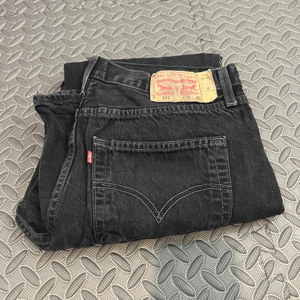 Vintage Levi's 501 Jeans Mens 36x30 Black Straight Leg Button Fly Denim Pants